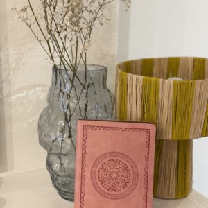Carnet rose oriental en similicuir