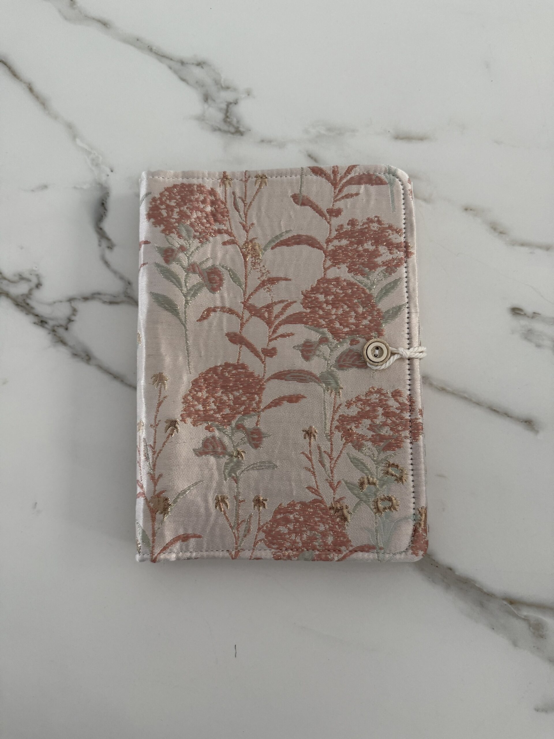 Carnet à anneau en tissu rose